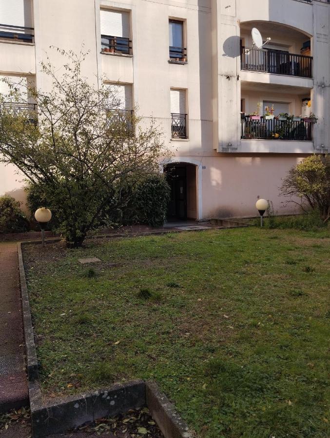 Bed and Breakfast Le Beau Refuge Parisien De Cergy - Parisian Modern Flat At Cergy Exterior foto